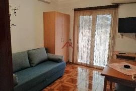 VIR- Etažirani studio apartman, Vir, Kвартира