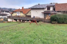 Kuća 300 m2 sa okućnicom 1300 m2 (za investiciju), Podsused - Vrapče, Famiglia