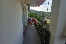 KRUŠEVO kod Obrovca, PRVI RED DO MORA, Obrovac, Appartement