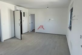 POVLJANA-Apartman S-5, II kat, krovna terasa, Povljana, Wohnung