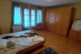 Zagreb, Dubrava, poslovno stambena kuća 190 m2, velikog potencijala, Gornja Dubrava, Casa