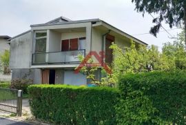 Švarča, Karlovac, stabilna, dobro projektirana samostojeća obiteljska kuća, Karlovac, Casa