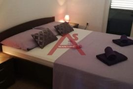 POVLJANA- prostran i etažiran  apartman, Povljana, Kвартира