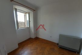 RIJEKA - blizina centra 72m2, okućnica 345m2, prodaja, Rijeka, Flat