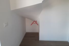 POVLJANA-prekrasan dvoetažni stan, Povljana, Appartment