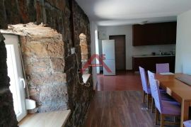 MATULJI, dvojna kuća, starina 2S+DB, 73 m2, prodaja, Matulji, Σπίτι