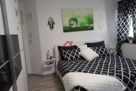 Viškovo, 108 m2, velika terasa!, Viškovo, Apartamento