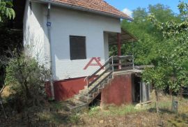 Adamovec, kuća 35 m2 na zemljištu od 994 m2, Sesvete, Maison