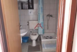 SABUNIKE- KUĆA SA 2 APARTMANA I VRTOM, Privlaka, Дом