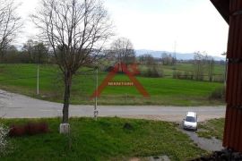 Gospić, 388m2 GBP, 4 etaže na parceli od 10.117m2, Gospić, Casa