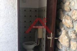 Bribir-kuća s dva stana i dvorištem, Vinodolska Općina, House