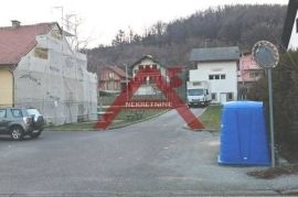 Stambeno poslovni objekt, 1300/1326 m2 na gradilištu 1326 m2, Gornja Dubrava, Famiglia