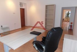 Na samom Korzu, najam,  60m2, sve novo, 660 €, Rijeka, Appartment