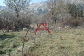 Baška teren na rubu građevinske zone, 1300m2, Baška, Terrain