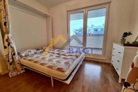 Trosoban stan- Špansko. 800 eur, Stenjevec, Kвартира