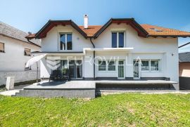 Zaprešić, Ivanec Bistranski, prekrasna kuća sa pripadajućom garažom,gospodarskom zgradom i okućnicom, Famiglia