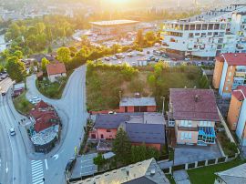 KUĆA ZENICA CENTAR + POSLOVNI PROSTOR / ZEMLJIŠTE 1270m2, Zenica, Дом