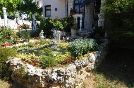 Prekrasna kuća u Pješčanoj uvali s 4 stana, Medulin, Famiglia