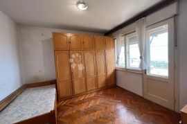 Etaža u neposrednoj blizini riječkog Kampusa, Rijeka, Appartement