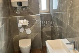 PENTHOUSE S POGLEDOM NA MORE, NOVOGRADNJA, Okrug, Daire