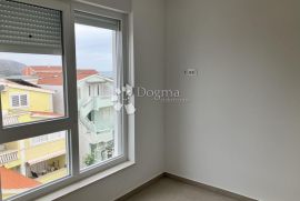 PENTHOUSE S POGLEDOM NA MORE, NOVOGRADNJA, Okrug, Appartement