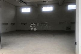 Odličan poslovni prostor za najam, Kostrena, Propriedade comercial