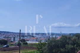 Seget stan 2S+DB sa vrtom 100m2, Seget, Appartement