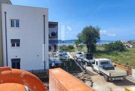 Seget stan 1S+DB 50 m2 + vrt 80m2, Seget, Apartamento