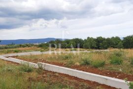 Istra,Peruški građevinsko zemljište sa pogledom na more !, Marčana, Terrain