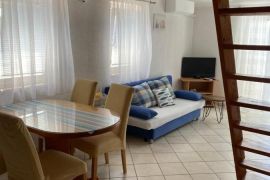 Apartmanska kuća na prodaju, Medulin, Istra, Medulin, Maison