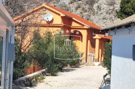 Lukovo Šugarje - kuća prvi red do mora s bazenom! 882000€, Starigrad, Casa