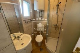 Maslenica - Kuća 250m2 s 5 apartmana prvi red do mora!! 595000€, Jasenice, بيت