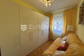 Senj, trosoban stan 50 m2, 150 m od mora, Senj, Wohnung