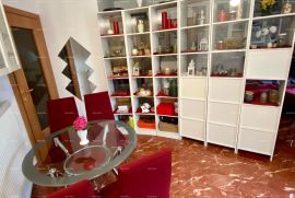 Stan Prodaja lijepo uređenog stana na Vidikovcu, Pula, Pula, Διαμέρισμα