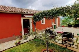 Simpatična kuća sa 2 stana na lijepoj lokaciji, Motovun, Istra, Motovun, Σπίτι