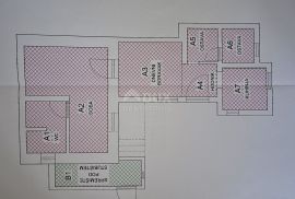 ISTRA, MEDULIN - Stan za renovaciju s 112m2 dvorišta i parkingom u centru, Medulin, Διαμέρισμα