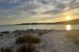 IZVRSTAN GRAĐEVINSKI TEREN SA POGLEDOM NA MORE, Marčana, Terrain