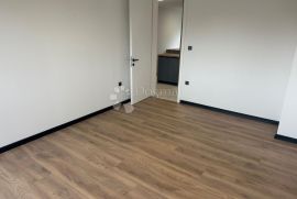 Prodaja Novo Renoviranog Stana u Folnegovićevom Naselju, Peščenica - Žitnjak, Apartamento