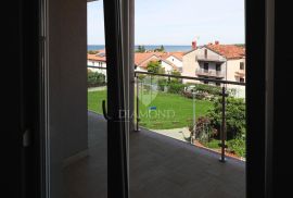 Izvrstan Penthouse sa pogledom na more!, Umag, Kвартира