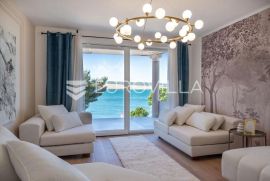 Rovanjska, dizajnerski luksuzan dvosobni stan s pogledom i pristupom plaži NKP 90 m2, Jasenice, Appartamento