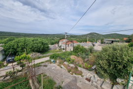 Autohtona kamena kuća smještena u pitoresknom zaleđu Primoštena, Primošten, بيت