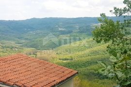 ISTRA, MOTOVUN - kuća u centru Motovuna s dva stana i dvorištem, Motovun, Kuća