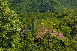 Zemljište sa započetom izgradnjom elitni dio naselja Krupa na Vrbasu, Banja Luka, Land