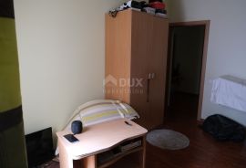 ZADAR, VRSI - Elegantna Apartmanska Kuća s Prostranim Zelenim Dvorištem, Svega 50 Metara od Obale!, Vrsi, بيت