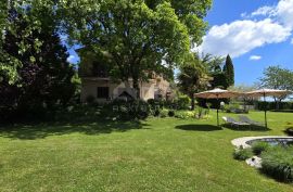 ISTRA, PAZIN - Obiteljska kuća u prirodi s prekrasno uređenom okućnicom, pogled na zelenilo, Pazin - Okolica, House