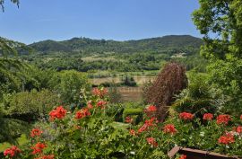 ISTRA, PAZIN - Obiteljska kuća u prirodi s prekrasno uređenom okućnicom, pogled na zelenilo, Pazin - Okolica, House