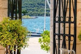 DALMACIJA, TISNO - Boutique hotel prvi red do mora, Tisno, Εμπορικά ακίνητα