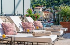 DALMACIJA, TISNO - Boutique hotel prvi red do mora, Tisno, Коммерческая недвижимость