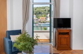 DALMACIJA, TISNO - Boutique hotel prvi red do mora, Tisno, Commercial property