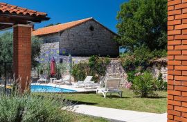 Vila s bazenom u mirnom naselju, Poreč okolica, Istra, Poreč, Maison